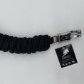 Load image into Gallery viewer, Schwarzer Führstrick mit silberfarbenem Panikhaken aus strapazierfähigem Nylonmaterial von der Marke Ascot Reitsportartikel.