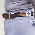 Load image into Gallery viewer, brauner Gürtel im Polo - Design - Ascot Reitsportbraun/ creme/ schwarz