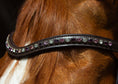 Load image into Gallery viewer, Brauner Lederstirnriemen Shine (Nr.110.) mit eingefassten 110.6 rosafarbenen Steinen von der Marke Ascot Reitsportartikel.