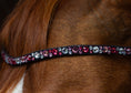 Load image into Gallery viewer, Slim-Stirnriemen Lucky (Nr. 7.) mit rosafarbenen Strasssteinen von der Marke Ascot Reitsportartikel.